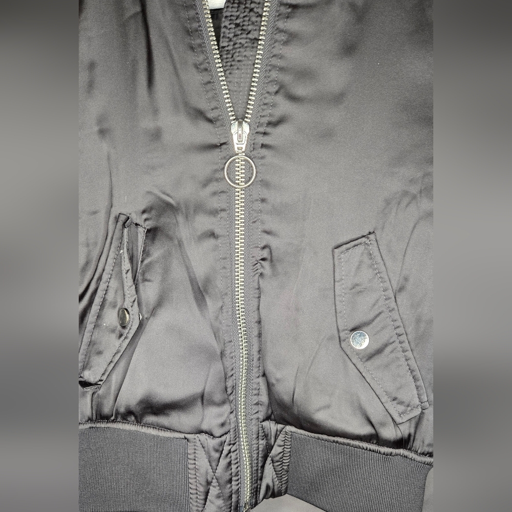 H&M Black Bomber Jacket – Size 6 | Street Style Staple - Picture 3 of 6